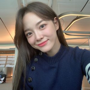Kim Se-jeong Instagram - 해외 투어 시작!!
해피 추석 !!!!!