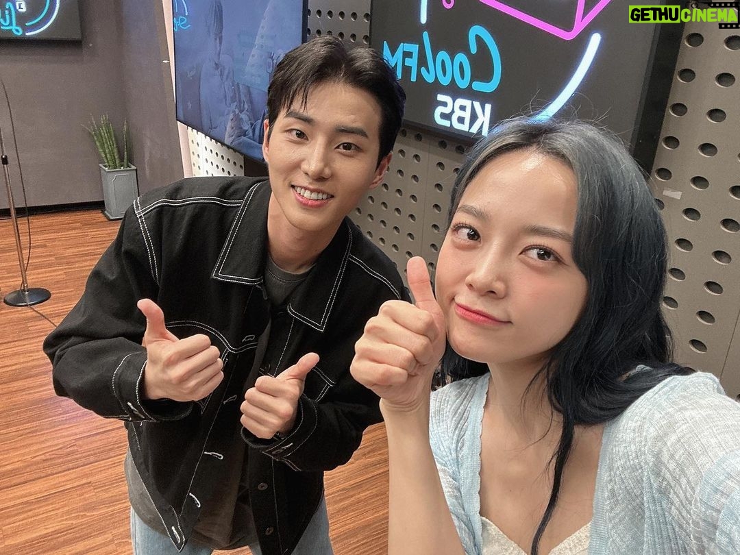 Kim Se-jeong Instagram - 행복했던 영디(영케이)님과의 #키스더라디오