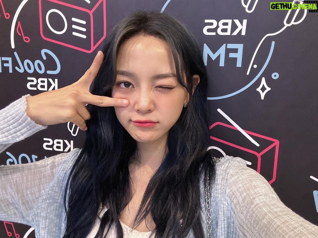 Kim Se-jeong Instagram - 행복했던 영디(영케이)님과의 #키스더라디오