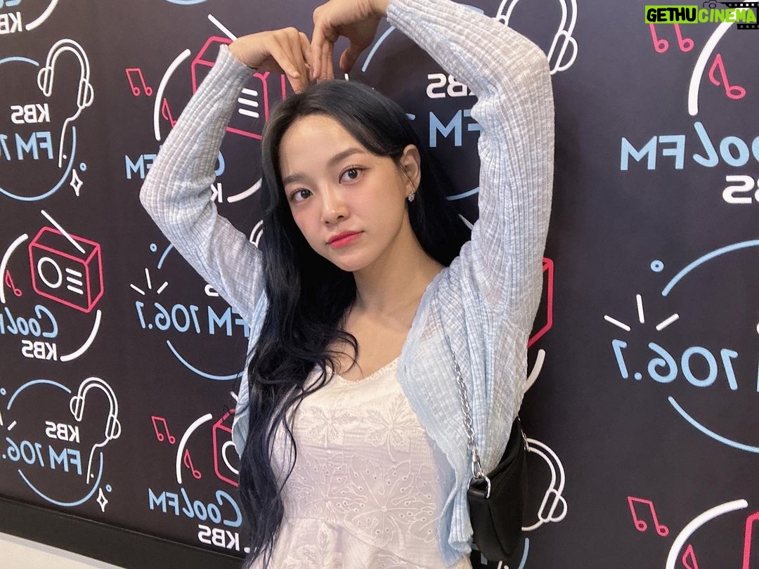 Kim Se-jeong Instagram - 행복했던 영디(영케이)님과의 #키스더라디오