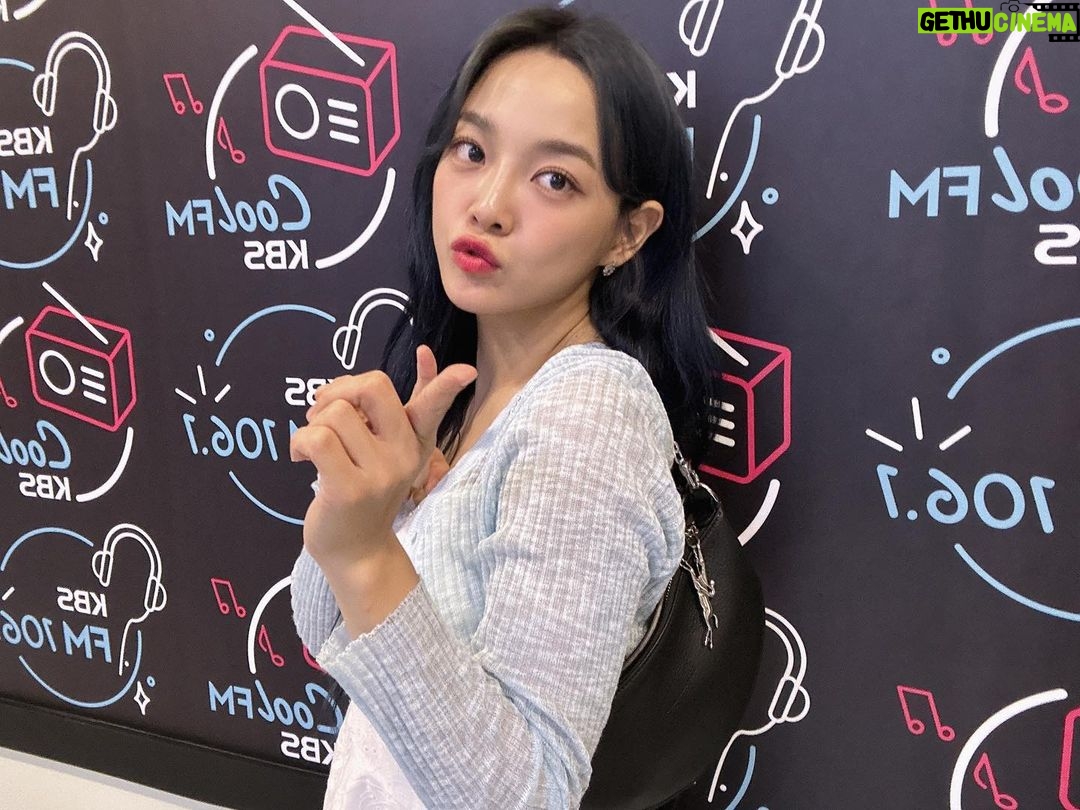Kim Se-jeong Instagram - 행복했던 영디(영케이)님과의 #키스더라디오