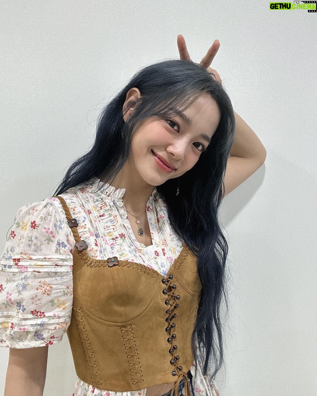 Kim Se-jeong Instagram - 행복했던 항해 안녕ㅜㅅㅜ 콘서트에서 만나요