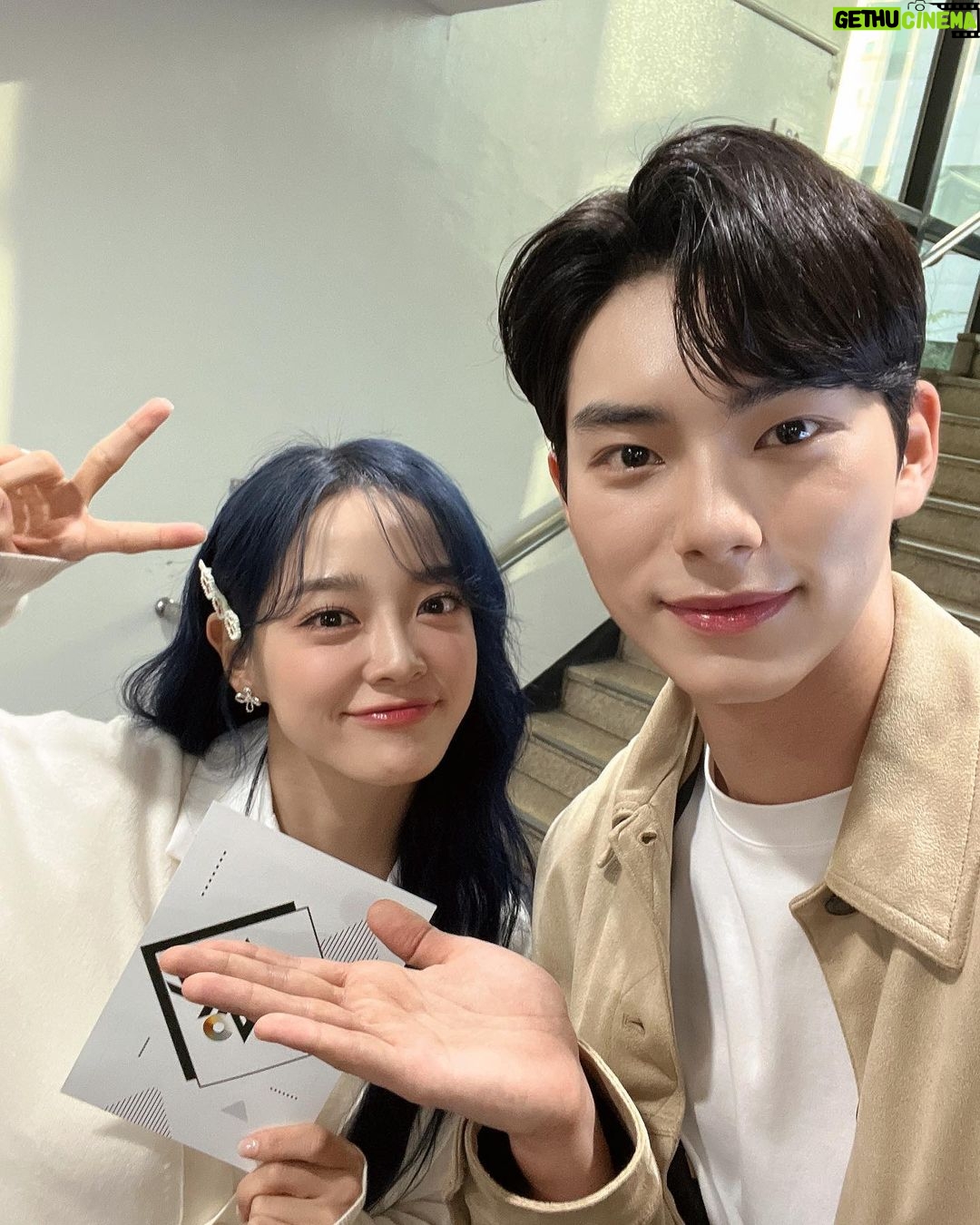 Kim Se-jeong Instagram - 스페셜 은행장😍 @l.c.m____