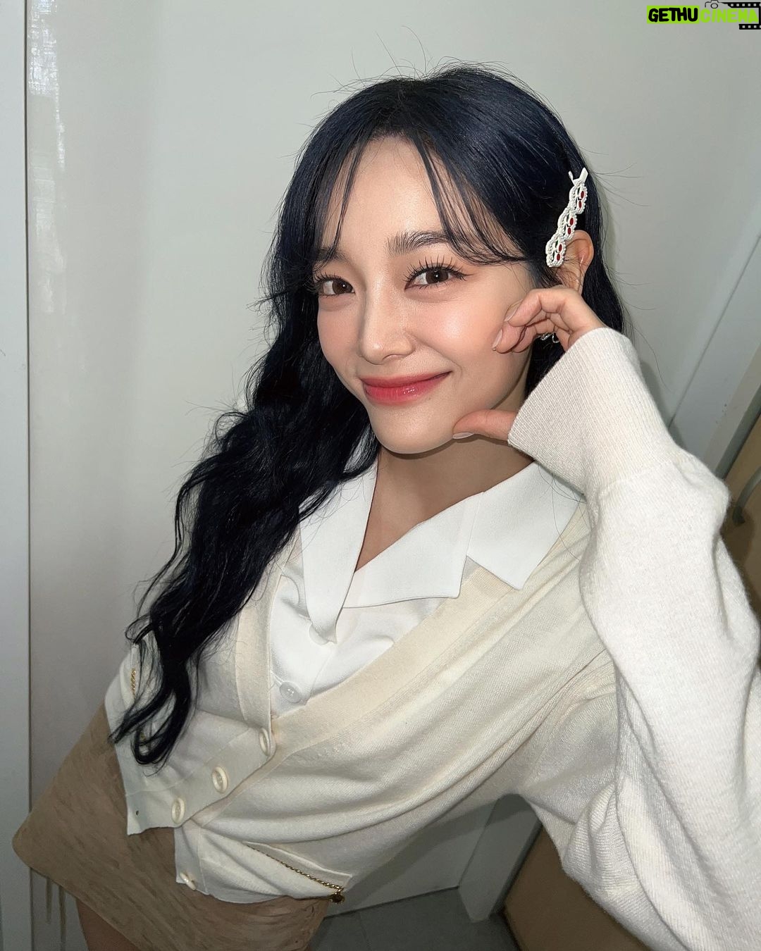 Kim Se-jeong Instagram - 스페셜 은행장😍 @l.c.m____