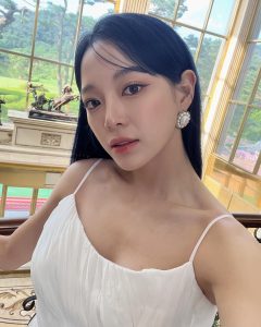 Kim Se-jeong Instagram - Top