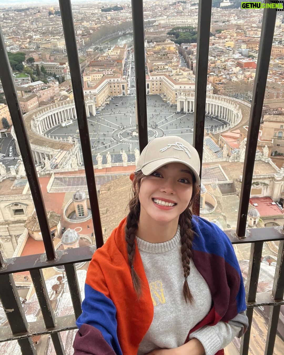 Kim Se-jeong Instagram - 바티칸 투어 1일1젤라또🍨 Museo Vaticano Roma