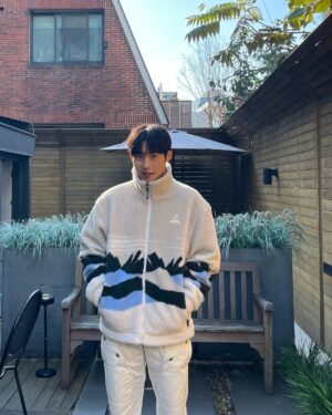 Kim Sung-cheol Instagram - 따뜨읏

#AD #르꼬끄 #플리코 #플리스자켓