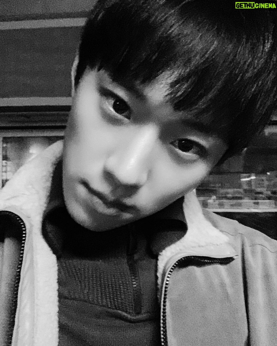 Kim Sung-cheol Instagram - 2020크리스마스 에는 #스위트홈 어떠신지요:) 메리 크리스마스🎄🎄
