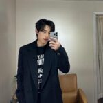 Kim Sung-cheol Instagram - 😐
