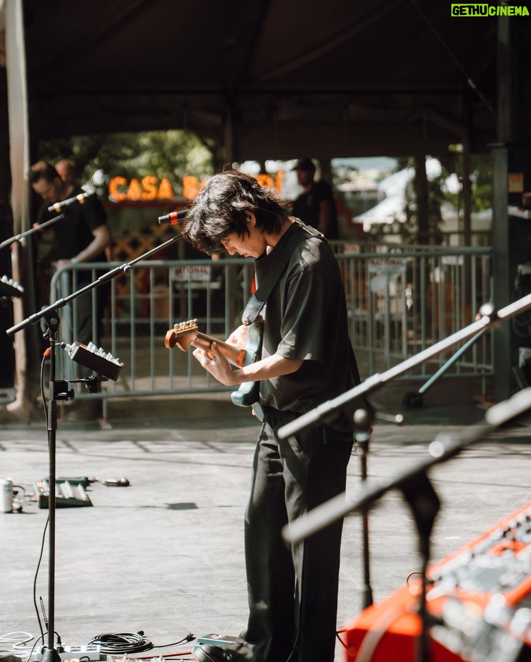 Kim Woo-sung Instagram - The night my voice was shit but didn't matter cause Blackroses sing better than me 🤷🏻♂️ Lollapoolza - Grant Park Chicago