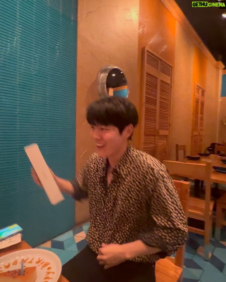 Kim Woo-sung - 525.8K Likes - Since it's the 6th anniversary of The Rose, I wanted to share my happiest moments as The Rose.
Thank you for creating the opportunity for us to travel the world and experience life with music. From the bottom of our hearts, We Rose You š„