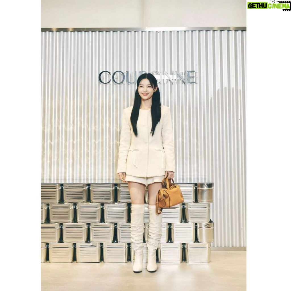 Kim You-jung Instagram - #Couronne23FW #MentalSculpture