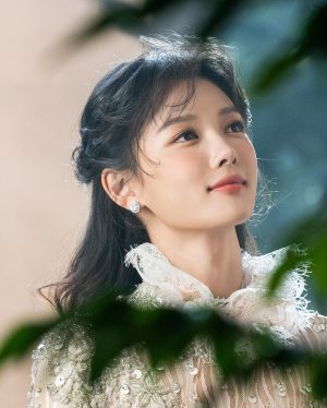 Kim You-jung Instagram - Shakespeare in Love🤍

연극 <셰익스피어인러브> 
비올라 드 레셉스, 토마스 켄트