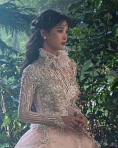 Kim You-jung Instagram - Shakespeare in Love🤍 연극 비올라 드 레셉스, 토마스 켄트