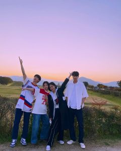 Kim You-jung Instagram - 💜1999년 17살💜 보고싶어, 20세기의 우리가. #NETFLIX #20thCenturyGirl
