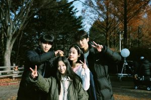 Kim You-jung Instagram - 필름 카메라 속의 추억. 

#20세기소녀