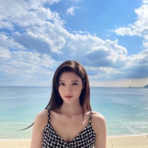 Kim You-jung Instagram - 부산국제영화제 이모저모! 🎞️ . NETFLIX Original Movie 💜20세기 소녀💜 . #20thCenturyGirl #BIFF