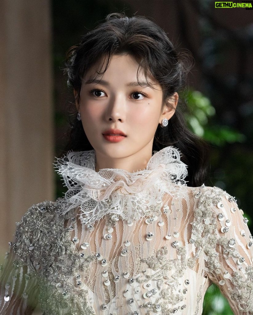 Kim You-jung Instagram - Shakespeare in Love🤍 연극 비올라 드 레셉스, 토마스 켄트