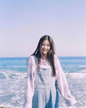 Kim You-jung Instagram - 💜1999년 17살💜

보고싶어, 20세기의 우리가. 

#NETFLIX #20thCenturyGirl