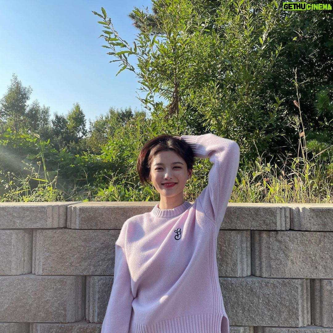 Kim You-jung Instagram - Merry Merry 💜