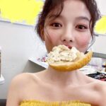 Kim You-jung Instagram - 🧡💛