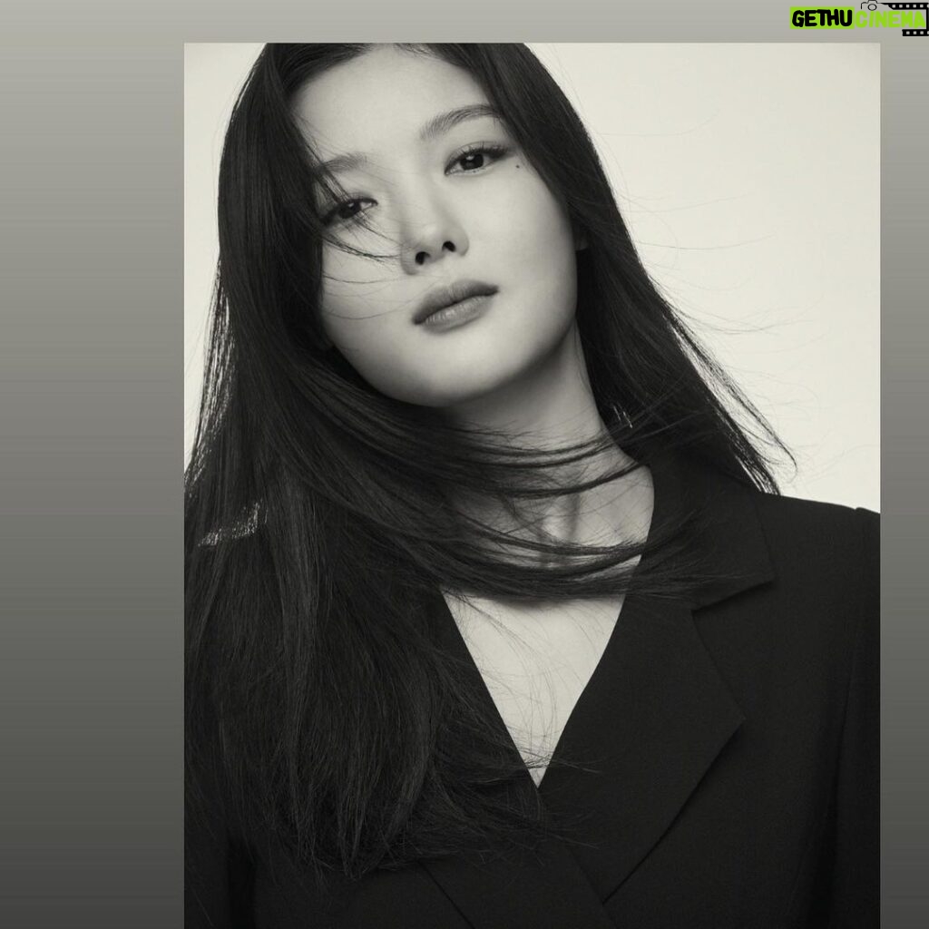 Kim You-jung Instagram - #KoreanActors200 #TheActorisPresent