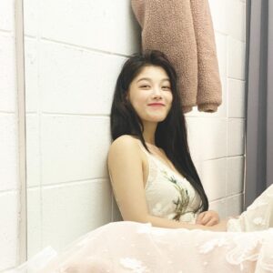 Kim You-jung Instagram - 오랜만에🤍