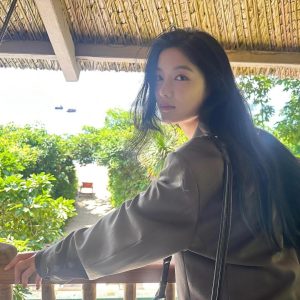 Kim You-jung Instagram - 🤍🩶
