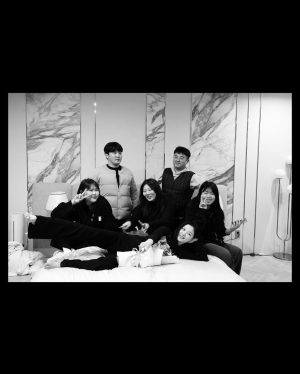 Kim You-jung Instagram - 👿😈
수많은 발자국 중에 남은 
또 하나의 우리라는 흔적