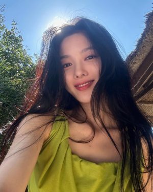 Kim You-jung Instagram - 🌳나무가 되고파🌳