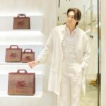 Kim Young-kwang Instagram - #EtroSS23 #etro #에트로 #에트로맨즈 @etro ✌🏻