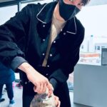 Kim Young-kwang Instagram - 뚜껑따고 도망갔어했는데 ㅋㅋ 😝 @studio.wonwoolee
