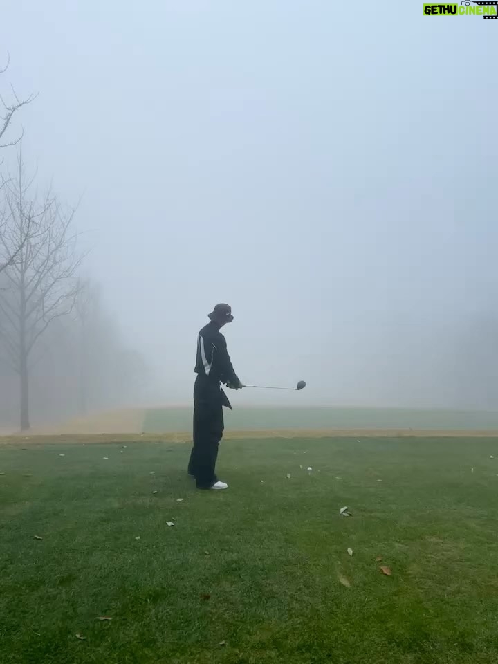 Kim Young-kwang Instagram - 🏌️ 정말이에요 ? 👀🤣