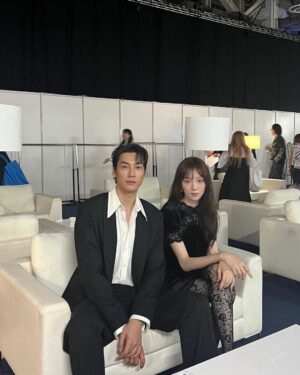 Kim Young-kwang Instagram - #사랑이라말해요 #디즈니플러스 #싱가포르 행사에 왔어요 ✌🏻 한동진과 심우주 💕 깨알같은 감독님 찾아보세요
