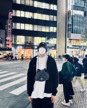 Kim Young-kwang Instagram - 😷일본다녀왔음