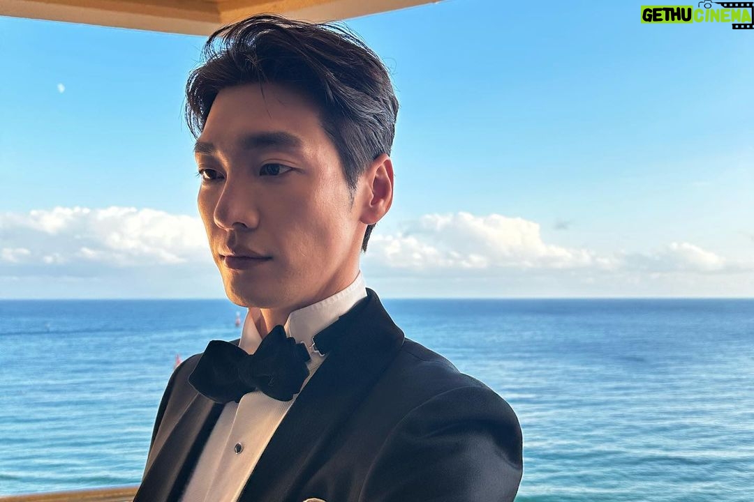 Kim Young-kwang Instagram - #숙소 #테라스 #부산국제영화제