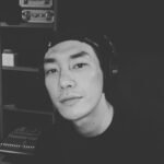Kim Young-kwang Instagram - 후시녹음날 🎧