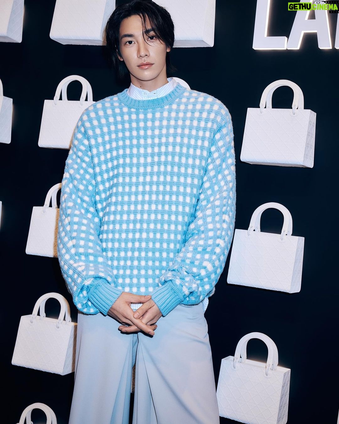 Kim Young-kwang Instagram - 🤩🤩🤩 @Dior #Dior #LadyDior