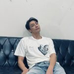 Kim Young-kwang Instagram - #LoveYourW 😎 #loveyourw2022