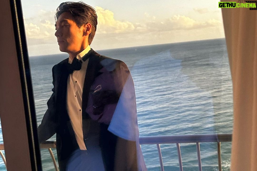 Kim Young-kwang Instagram - #숙소 #테라스 #부산국제영화제