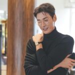 Kim Young-kwang Instagram - #부국제 두번째날 #썸바디 많은 얘기 못했지만 너무 멋진 #netflixseries 🔥🔥