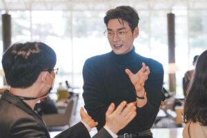 Kim Young-kwang Instagram - #부국제 두번째날 #썸바디 많은 얘기 못했지만 너무 멋진 #netflixseries 🔥🔥