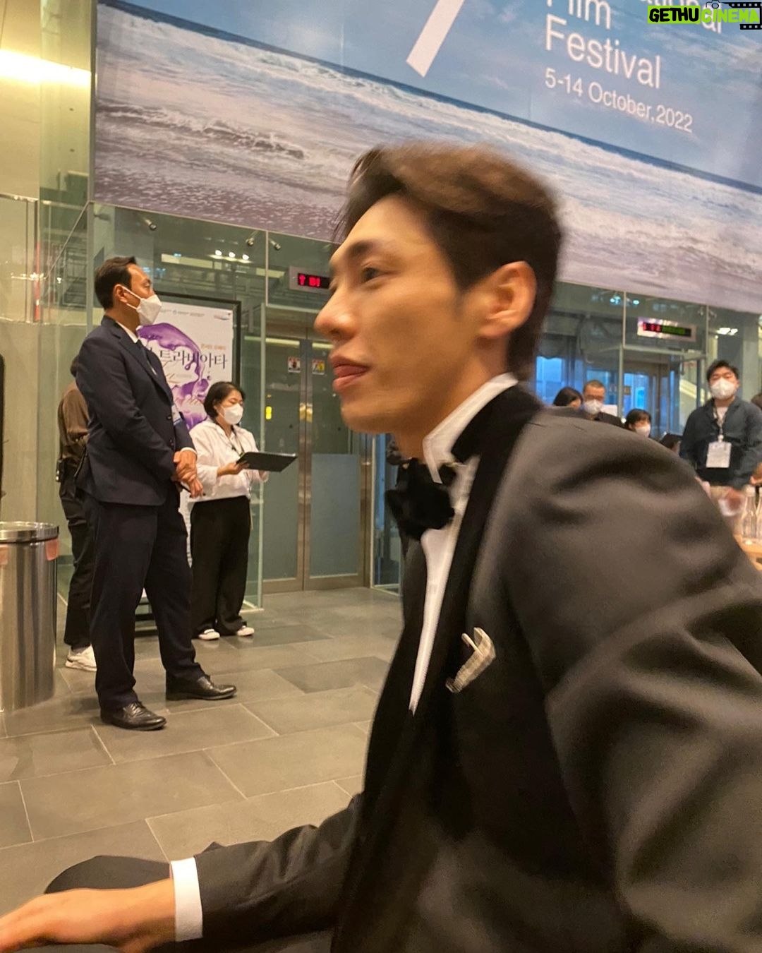 Kim Young-kwang Instagram - βπ»βπ»βπ»βπ»βπ» μκΈ΄ μκ°ν¬μ°©μ΄ μμ§λ§ μμ°μ€λ¬μμ ~ γ
γ
γ
γ
γ
