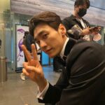 Kim Young-kwang Instagram - ✌🏻✌🏻✌🏻✌🏻✌🏻 웃긴 순간포착이 있지만 자연스러워서 ~ ㅋㅋㅋㅋㅋ