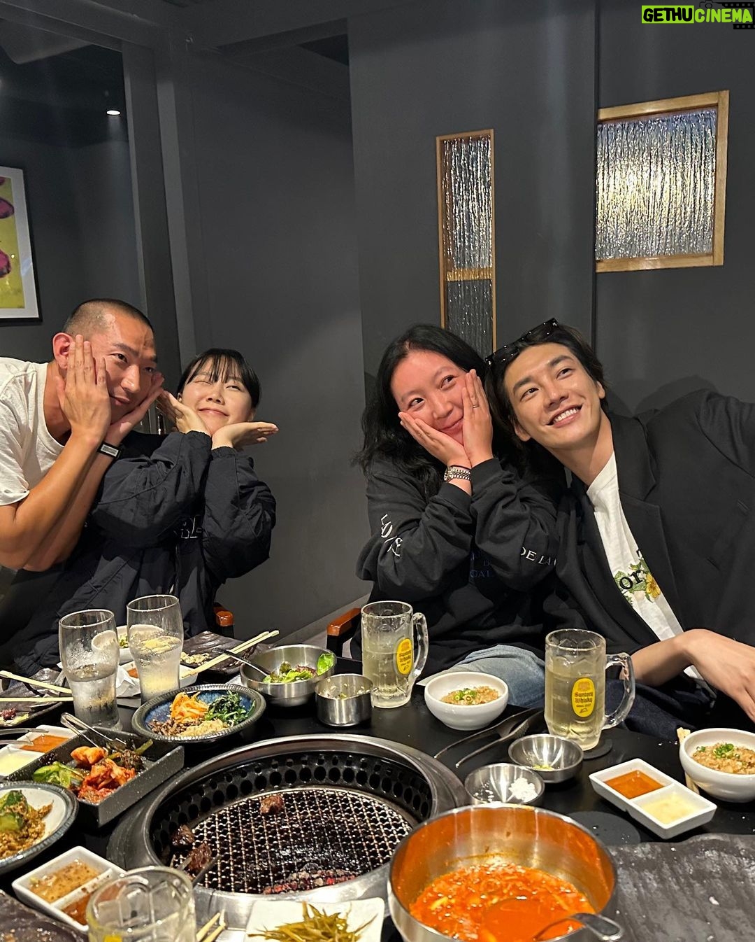 Kim Young-kwang Instagram - 우리 스텝 고맙습니당 회식 ~ 😁