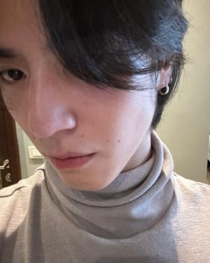 Kim Yu-gyeom Instagram - ✌️