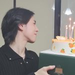 Kim Yu-gyeom Instagram – 선물🎁🎂🐥🙏

1번 사진 원재가 잘생겼다해줌