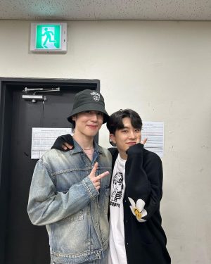 Kim Yu-gyeom Instagram - 🐍🦦🌼🐥

뱀이 콘서트인데 우리끼리 찍었닼ㅋㅋㅋㅋㅋ

@jaybnow.hr ㅋㅋㅋㅋㅋㅋㅋㅋ