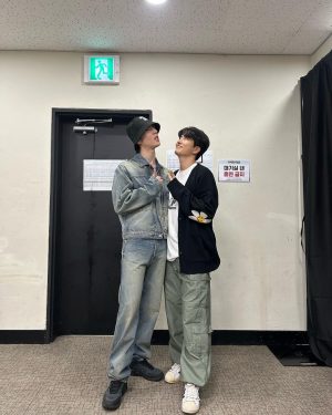 Kim Yu-gyeom Instagram - 🐍🦦🌼🐥

뱀이 콘서트인데 우리끼리 찍었닼ㅋㅋㅋㅋㅋ

@jaybnow.hr ㅋㅋㅋㅋㅋㅋㅋㅋ