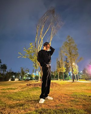 Kim Yu-gyeom Instagram - 👖7️⃣🖤
2023년 09월 14일 캘빈클라인은 캡슐 컬렉션 ‘손흥민 포 캘빈클라인’을 런칭한다.
더 현대 서울 지하 2층 WEST POP UP 존에서 한국시간으로 9월 14일부터 20일까지 해당 컬렉션을 만나볼 수 있다.

#광고 @calvinklein
#캘빈클라인 #calvinklein #손흥민포캘빈클라인 #더현대서울 #손흥민